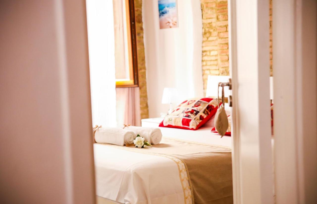 B&B La Dimora Di Tommaso Apartment - Dimora Storica Bike Friendly 오르토나 외부 사진