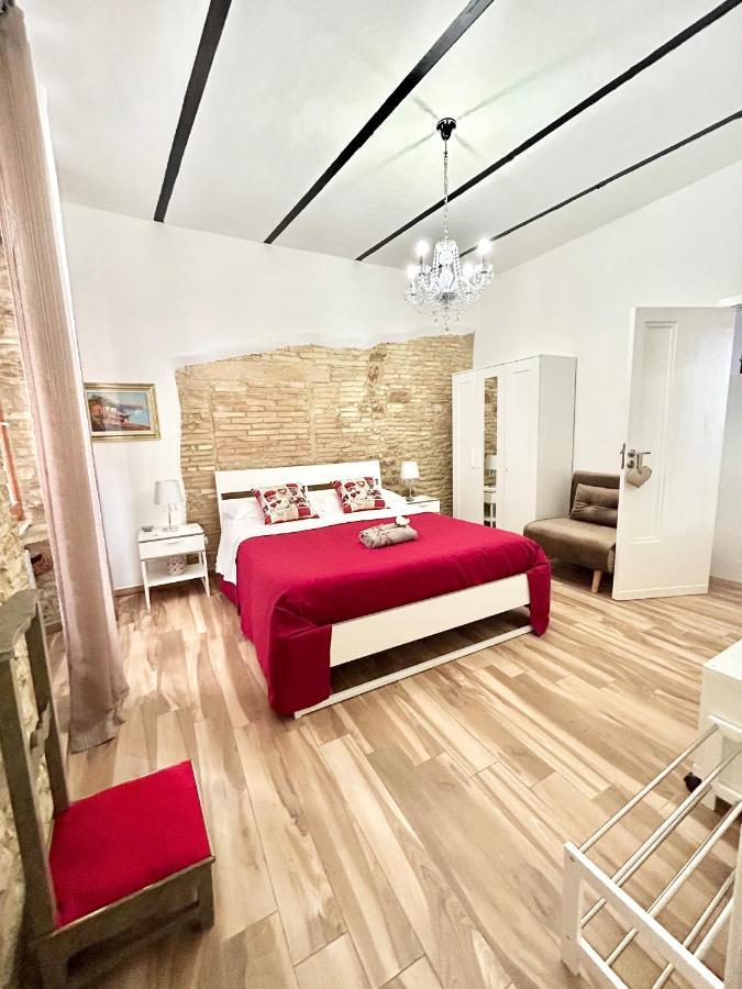 B&B La Dimora Di Tommaso Apartment - Dimora Storica Bike Friendly 오르토나 외부 사진