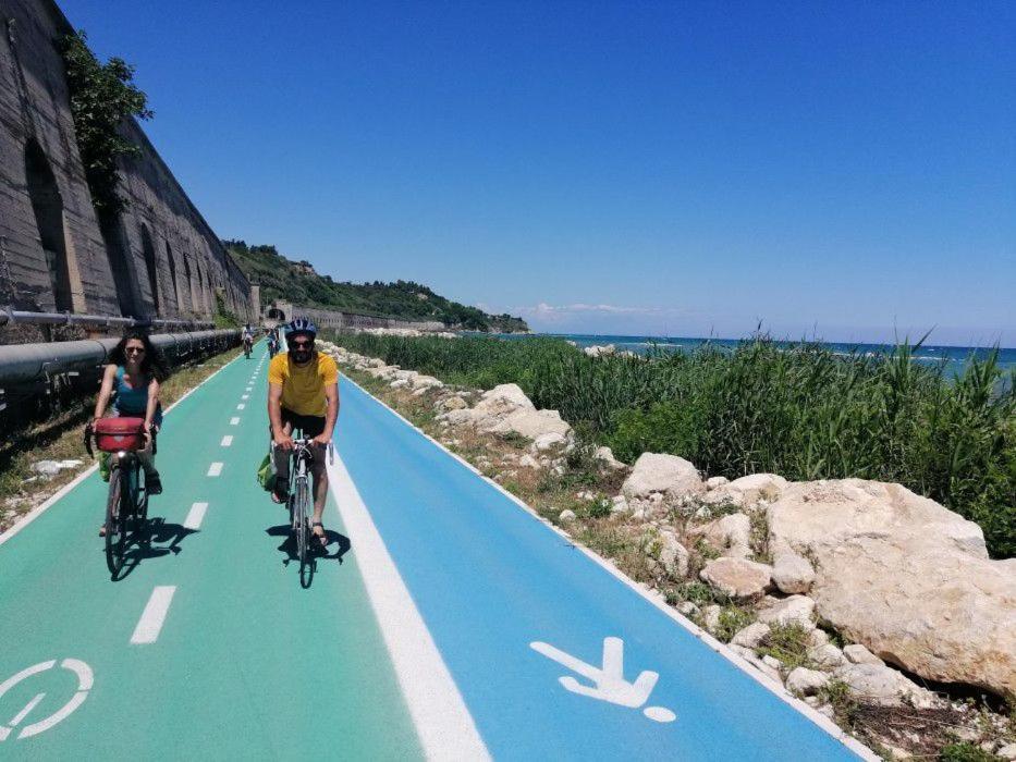 B&B La Dimora Di Tommaso Apartment - Dimora Storica Bike Friendly 오르토나 외부 사진