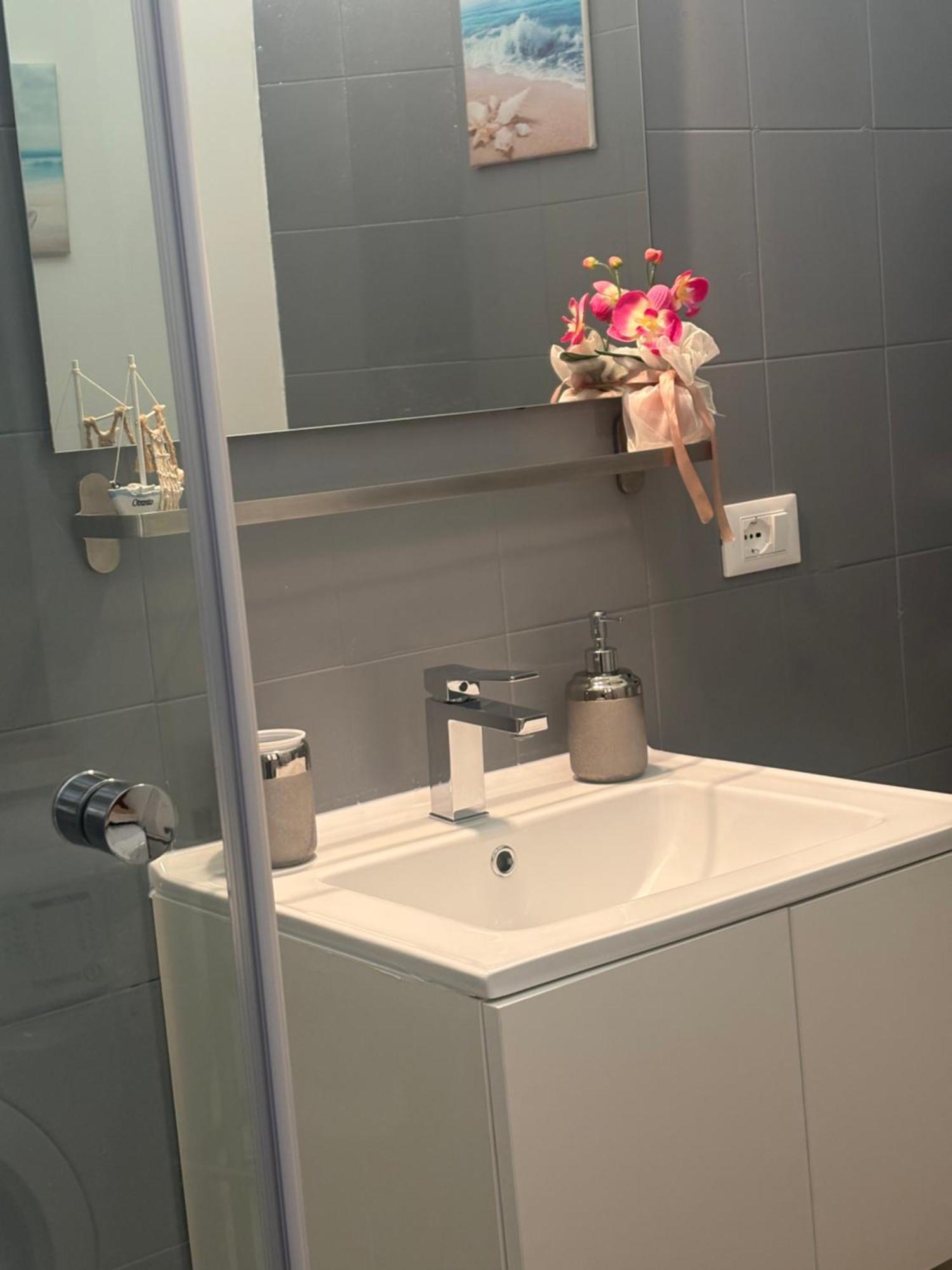 B&B La Dimora Di Tommaso Apartment - Dimora Storica Bike Friendly 오르토나 외부 사진